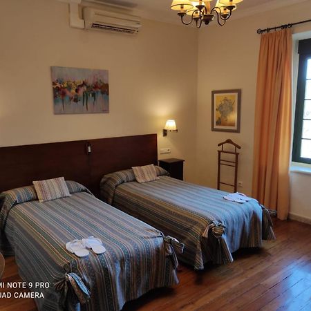 Riotinto Victorian House Guest House มินาส เดอ ริโอตินโต ภายนอก รูปภาพ